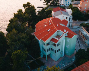 Apartment Vela Draga Sea front by the beach 3